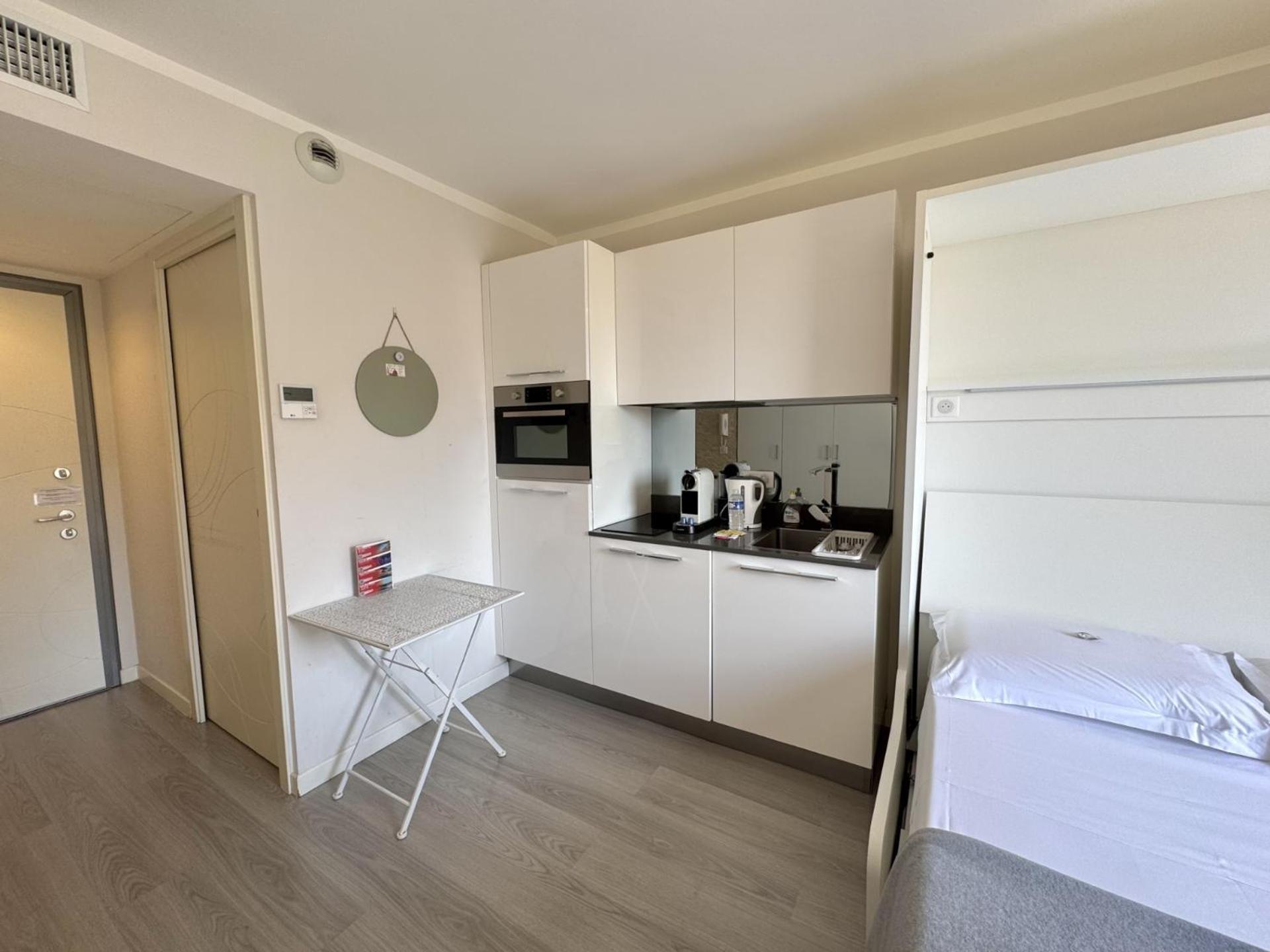 Aparthotel Riviera Nice Cote D'Azur - Old Town - Studio Ac - Sea View - 50M Promenade Des Anglais- La Maison Linda 外观 照片